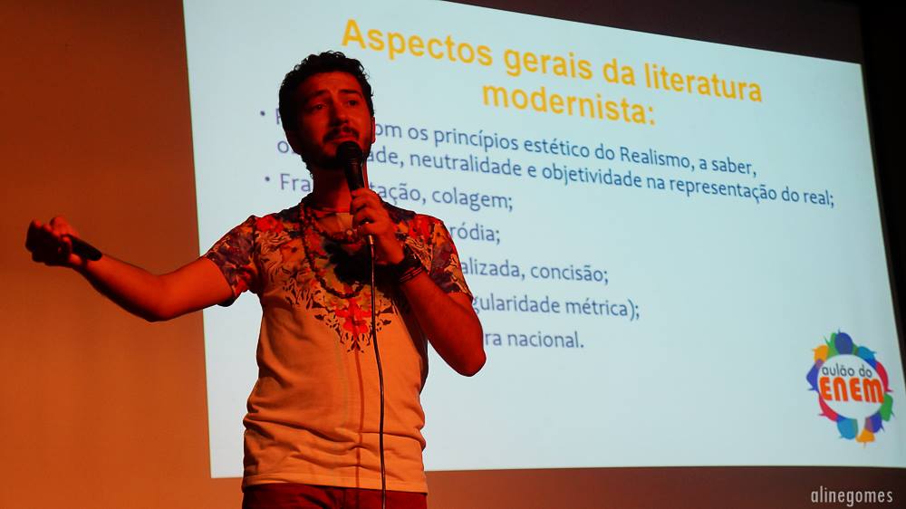 Foto tirada durante aula de literatura no Aulão do ENEM. - Prof. Paulo Moura